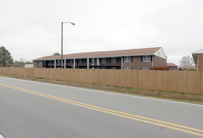 Osprey Cove North Apartments in Jacksonville, NC - Building Photo - Building Photo