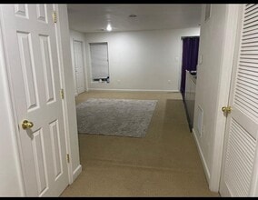 100 Davidson St in Stafford, VA - Foto de edificio - Building Photo