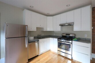 18 Chandler St, Unit #2 in Somerville, MA - Building Photo - Building Photo