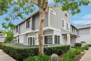 365 Huntington, Unit 189 in Irvine, CA - Building Photo