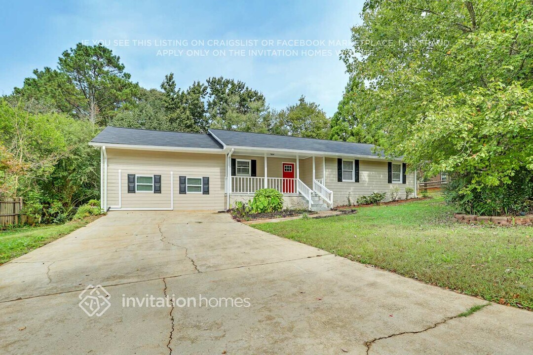 1929 Heritage Dr SW in Conyers, GA - Building Photo