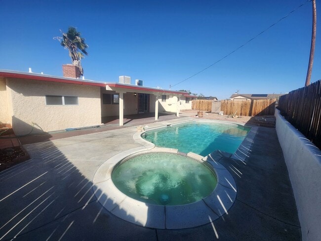 68955 Foothill Dr in Twentynine Palms, CA - Building Photo - Building Photo