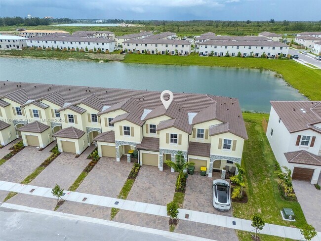 2813 SE 25th Ave in Homestead, FL - Building Photo - Building Photo