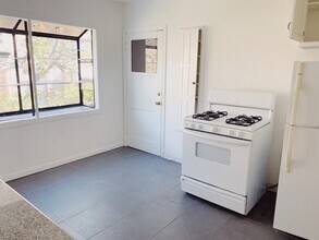 636 W Queen St, Unit C in Inglewood, CA - Building Photo - Building Photo