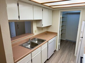 2618 Alcott Ln in Austin, TX - Foto de edificio - Building Photo