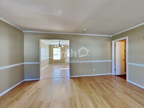 205 N Fuquay Springs Ave in Fuquay Varina, NC - Building Photo - Building Photo