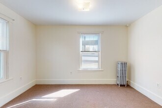 34 Crescent in Waltham, MA - Building Photo - Building Photo