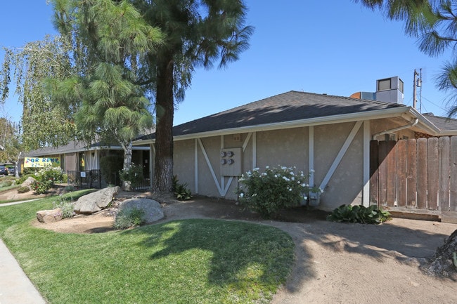 5130 N West Ave in Fresno, CA - Foto de edificio - Building Photo