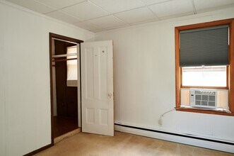 127 Upham St-Unit -2 in Melrose, MA - Foto de edificio - Building Photo