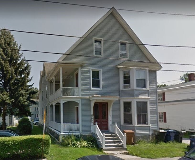 87 High St in Saco, ME - Building Photo