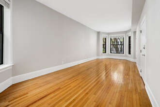 429 W Melrose Apartments in Chicago, IL - Foto de edificio - Building Photo