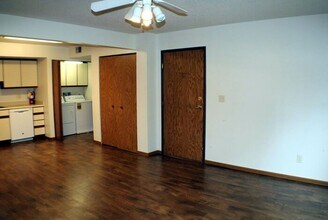 523 S Scott Blvd in Iowa City, IA - Building Photo - Building Photo