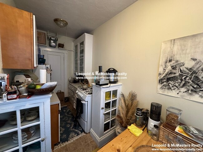 156 Kelton St, Unit 16 in Boston, MA - Foto de edificio - Building Photo