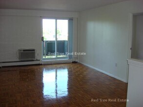 185 Freeman St in Brookline, MA - Building Photo - Building Photo