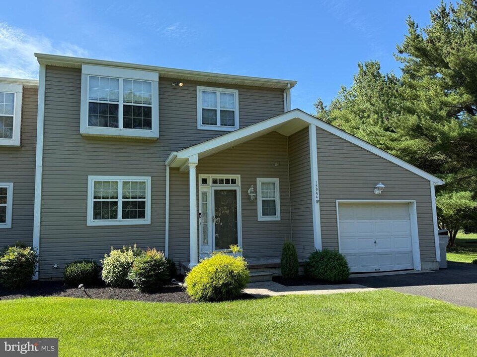 1595 E Elmer Rd in Vineland, NJ - Building Photo