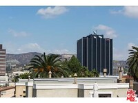 6507 La Mirada Ave in Los Angeles, CA - Foto de edificio - Building Photo