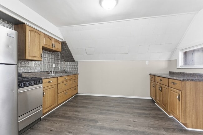 332 Goddard Rd in Wyandotte, MI - Building Photo - Building Photo