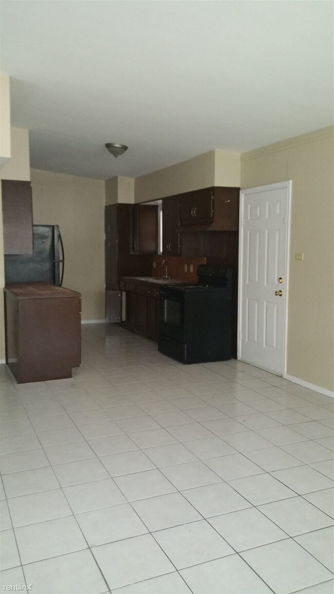 1644 Throckmorton St in Harlingen, TX - Foto de edificio - Building Photo
