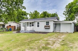 621 Prairie St in Everman, TX - Building Photo - Building Photo