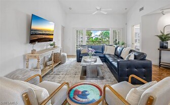 433 2nd St S in Naples, FL - Building Photo