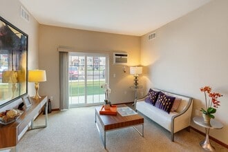 The Club at Heritage in Sartell, MN - Foto de edificio - Building Photo