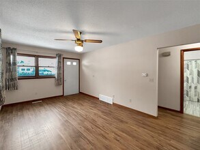 211 Walnut St in Edinboro, PA - Building Photo - Building Photo