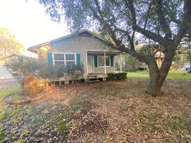 3357 Prairie Dr in Dickinson, TX - Building Photo