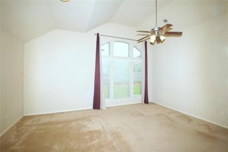 2801 Enchanted Lake Dr in Pearland, TX - Foto de edificio - Building Photo