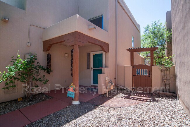 3504 Yippee Calle Ct NW in Albuquerque, NM - Building Photo - Building Photo