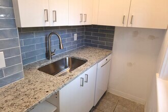 3 Locust Ter in Cambridge, MA - Building Photo - Building Photo