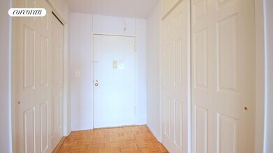 401 2nd Ave in New York, NY - Building Photo - Building Photo