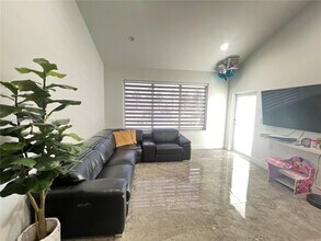 3655 NW 14th St in Miami, FL - Building Photo - Building Photo