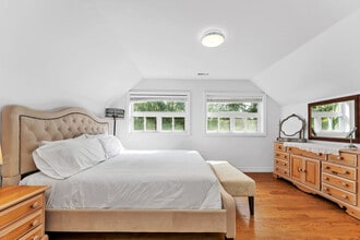 2158 Lilnan Ct in Burlington, ON - Building Photo - Building Photo