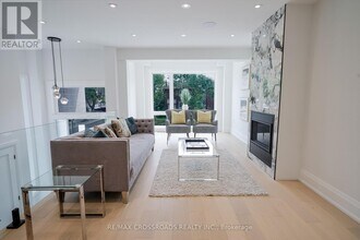 108 Park St in Toronto, ON - Building Photo - Building Photo