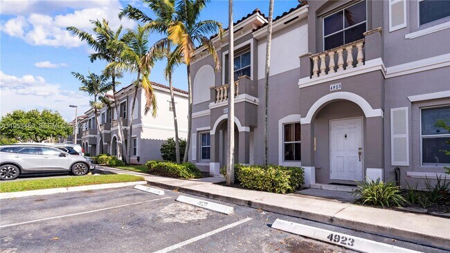 4921 SW 140th Terrace in Miramar, FL - Building Photo - Building Photo