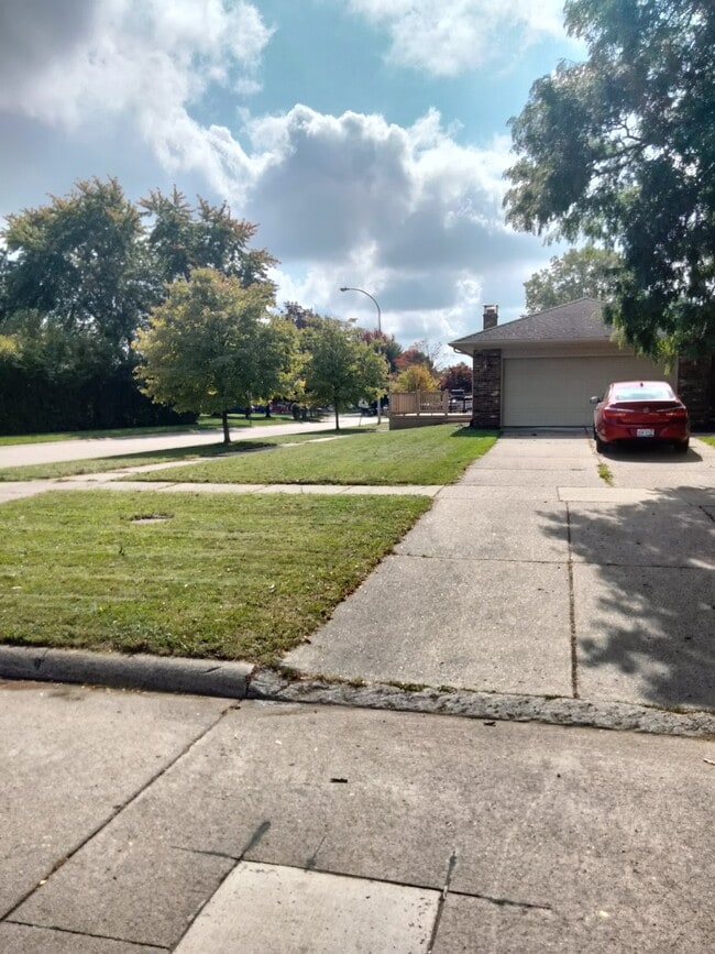 43511 Hanford Rd in Canton Township, MI - Building Photo - Building Photo