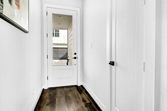 5733 White Magnolia St. in Houston, TX - Building Photo - Building Photo