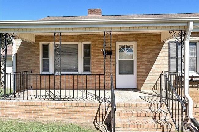 411 Elizabeth Ave in Shelby, NC - Building Photo - Building Photo