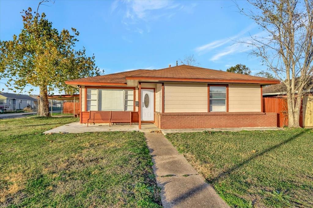 13101 Knollcrest St in Houston, TX - Building Photo