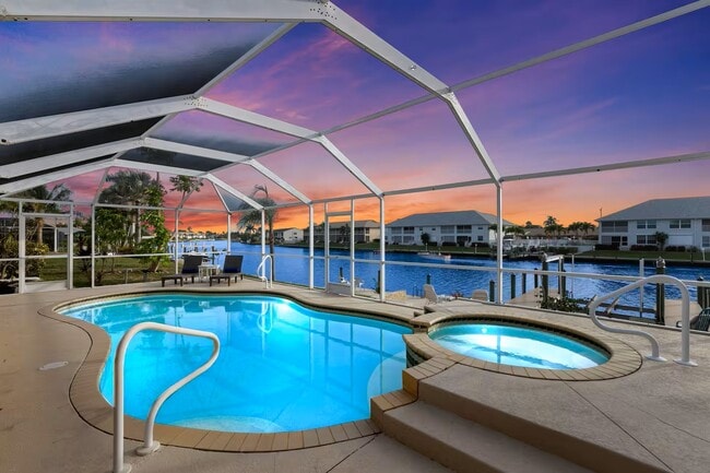 Waterfront Duplex Ideal for Corporate Housing