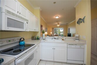 3950 Loblolly Bay Dr in Naples, FL - Building Photo - Building Photo