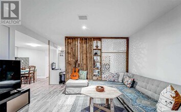 5481 Wilderness Trail in Mississauga, ON - Building Photo - Building Photo