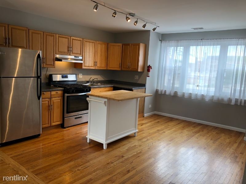 2437 W Ainslie St in Chicago, IL - Building Photo