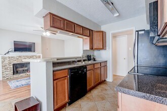 5702 Marvin Loving Dr, Unit 203 in Garland, TX - Building Photo - Building Photo