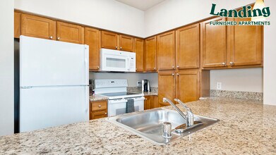 5101 25th Ave NE-Unit -C340.846471 in Seattle, WA - Building Photo - Building Photo