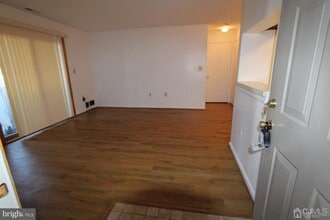 5310 Ravens Crest Dr in Plainsboro, NJ - Building Photo - Building Photo