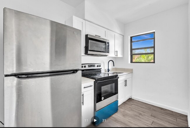 1027 SW 3rd St in Miami, FL - Foto de edificio - Building Photo