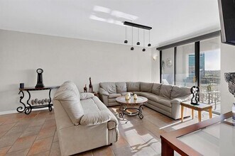 330 Las Colinas Blvd E in Irving, TX - Building Photo - Building Photo