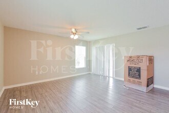 437 Kensington View Dr in Winter Haven, FL - Foto de edificio - Building Photo