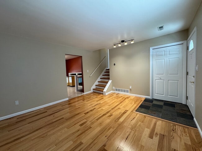 197 Randall Dr in Troy, MI - Foto de edificio - Building Photo